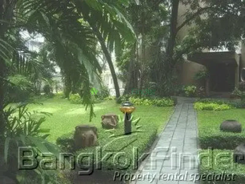 Ploenchit-Chidlom, Ploenchit, Ploenchit-Chidlom, Thailand, 3 Bedroom Bedrooms, 0 ,3 BathroomBathrooms,Apartment,For Rent,Siri Apartment,Ploenchit-Chidlom,48