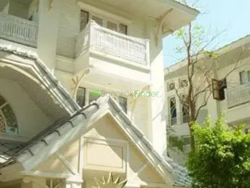 Dusit, Dusit, Dusit, Thailand, 4 Bedroom Bedrooms, 0 ,6 BathroomBathrooms,Town House,For Rent,Dusit,236