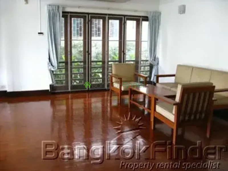 Sukhumvit-Ekamai, Ekamai, Ekamai, Thailand, 5 Bedroom Bedrooms, 0 ,7 BathroomBathrooms,House,For Rent,Sukhumvit-Ekamai,286