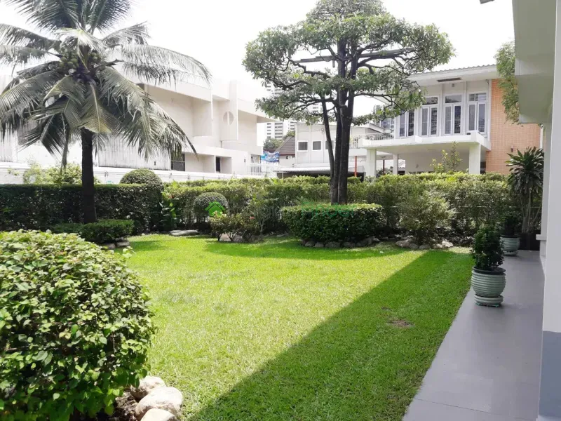 Sukhumvit-Ekamai, Ekamai, Ekamai, Thailand, 5 Bedroom Bedrooms, 0 ,7 BathroomBathrooms,House,For Rent,Sukhumvit-Ekamai,286