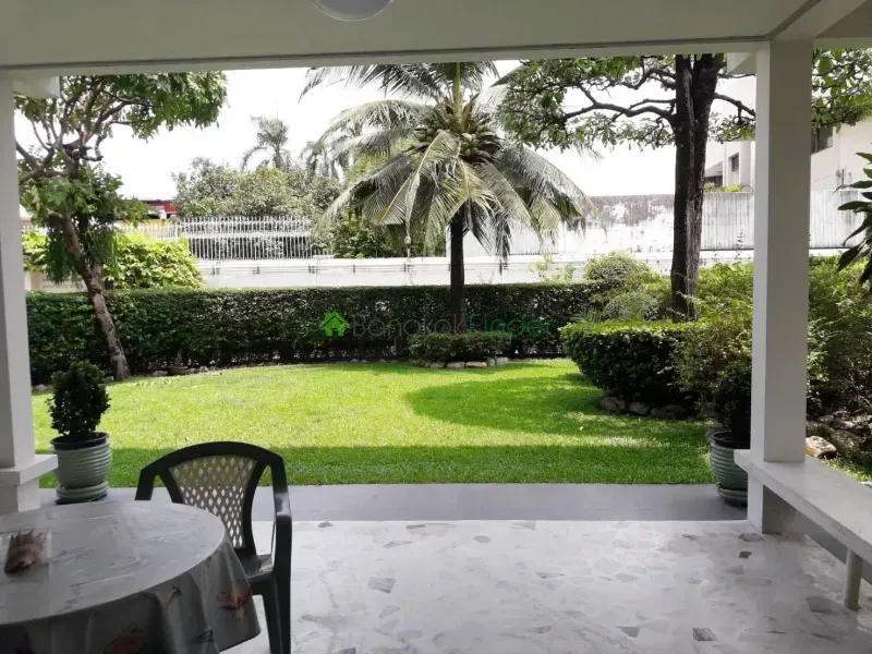 Sukhumvit-Ekamai, Ekamai, Ekamai, Thailand, 5 Bedroom Bedrooms, 0 ,7 BathroomBathrooms,House,For Rent,Sukhumvit-Ekamai,286