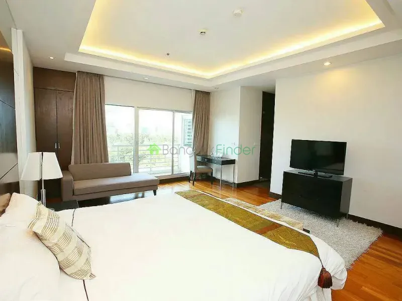 Ploenchit-Chidlom, Ploenchit, Ploenchit-Chidlom, Thailand, 4 Bedroom Bedrooms, 0 ,4 BathroomBathrooms,Apartment,For Rent,Royal Residence Park,Ploenchit-Chidlom,381