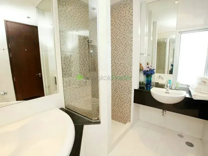 Ploenchit-Chidlom, Ploenchit, Ploenchit-Chidlom, Thailand, 4 Bedroom Bedrooms, 0 ,4 BathroomBathrooms,Apartment,For Rent,Royal Residence Park,Ploenchit-Chidlom,381