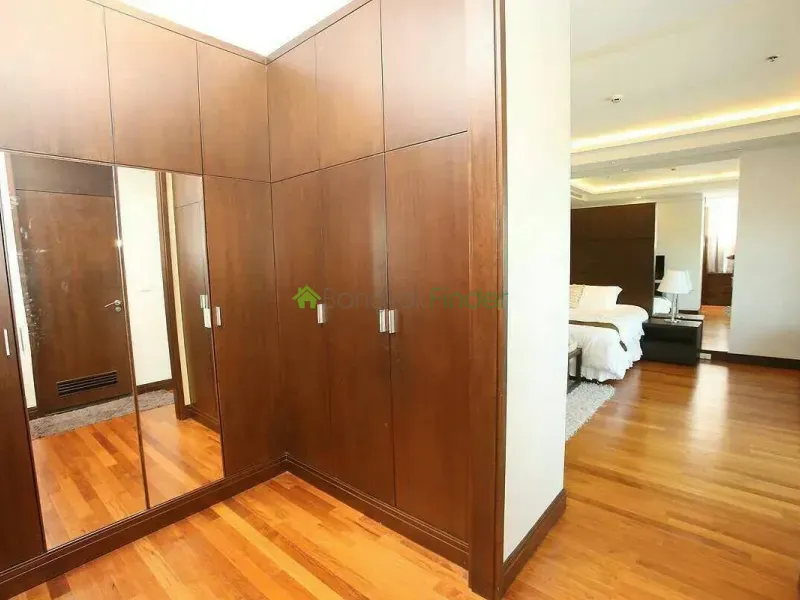 Ploenchit-Chidlom, Ploenchit, Ploenchit-Chidlom, Thailand, 4 Bedroom Bedrooms, 0 ,4 BathroomBathrooms,Apartment,For Rent,Royal Residence Park,Ploenchit-Chidlom,381