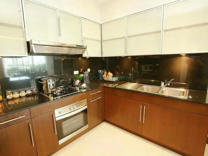 Ploenchit-Chidlom, Ploenchit, Ploenchit-Chidlom, Thailand, 4 Bedroom Bedrooms, 0 ,4 BathroomBathrooms,Apartment,For Rent,Royal Residence Park,Ploenchit-Chidlom,381