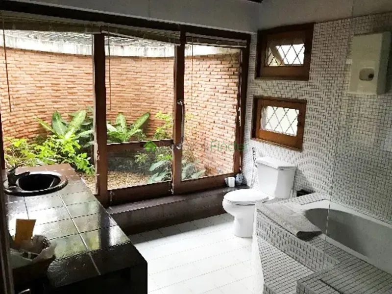 Sukhumvit-Phrom Phong, Phrom Phong, Phrom Phong, Thailand, 4 Bedroom Bedrooms, 0 ,5 BathroomBathrooms,House,For Rent,Sukhumvit-Phrom Phong,410