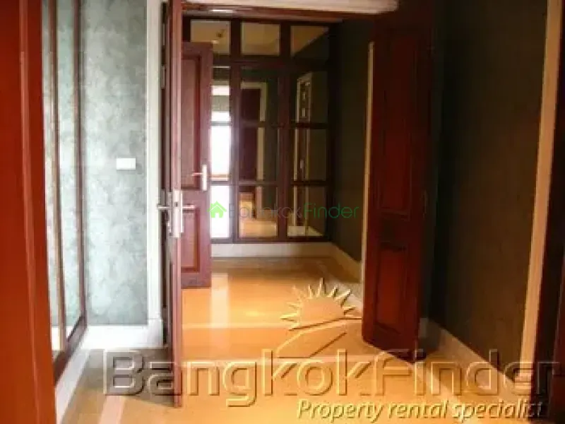 Ploenchit-Chidlom, Ploenchit, Ploenchit-Chidlom, Thailand, 4 Bedroom Bedrooms, 0 ,4 BathroomBathrooms,Apartment,For Rent,Royal Residence Park,Ploenchit-Chidlom,474