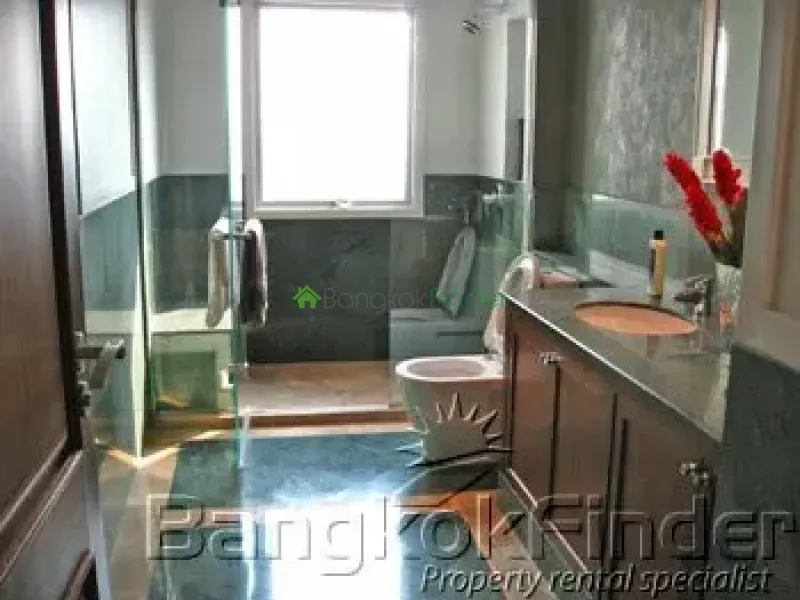 Ploenchit-Chidlom, Ploenchit, Ploenchit-Chidlom, Thailand, 4 Bedroom Bedrooms, 0 ,4 BathroomBathrooms,Apartment,For Rent,Royal Residence Park,Ploenchit-Chidlom,474