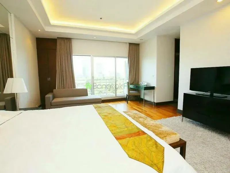 Ploenchit-Chidlom, Ploenchit, Ploenchit-Chidlom, Thailand, 4 Bedroom Bedrooms, 0 ,4 BathroomBathrooms,Apartment,For Rent,Royal Residence Park,Ploenchit-Chidlom,474