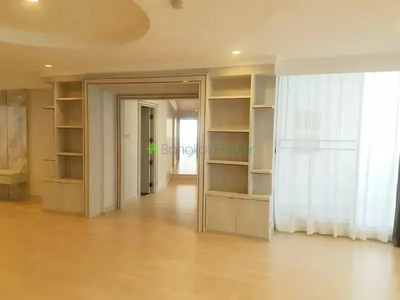 Sukhumvit-Phrom Phong, Phrom Phong, Phrom Phong, Thailand, 4 Bedroom Bedrooms, 0 ,5 BathroomBathrooms,Apartment,For Rent,Raj Mansion,Sukhumvit-Phrom Phong,499