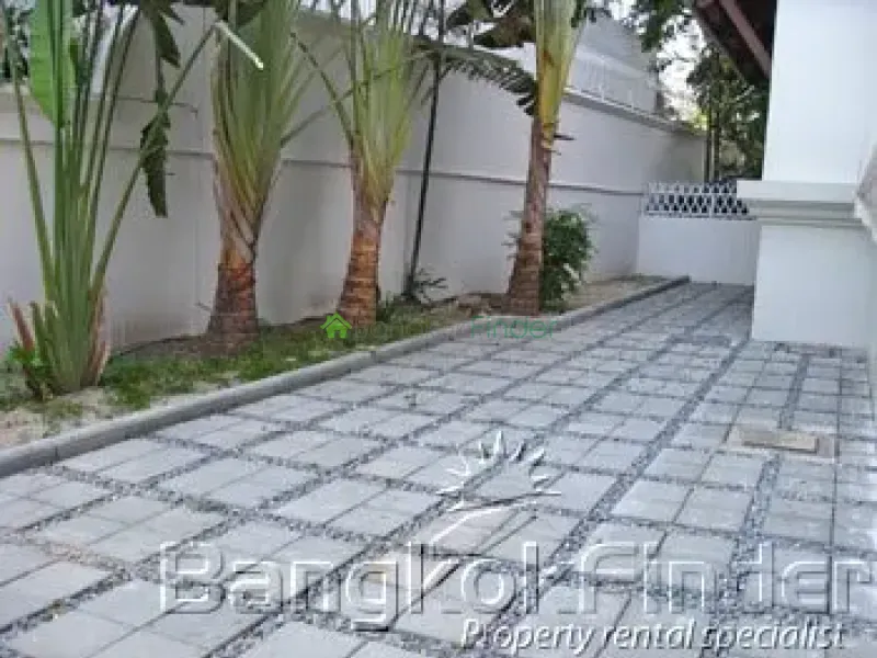 39 Sukhumvit, Phrom Phong, Phrom Phong, Thailand, 3 Bedroom Bedrooms, 0 ,4 BathroomBathrooms,Villa,For Rent,House#Promsri Thai House,Sukhumvit,599
