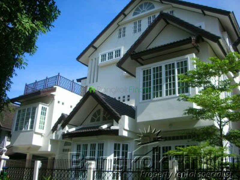 Sukhumvit-Phrom Phong, Phrom Phong, Phrom Phong, Thailand, 5 Bedroom Bedrooms, 0 ,5 BathroomBathrooms,House,For Rent,Sukhumvit-Phrom Phong,1479