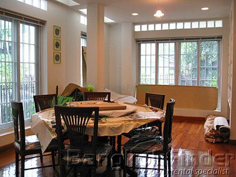 Sukhumvit-Phrom Phong, Phrom Phong, Phrom Phong, Thailand, 5 Bedroom Bedrooms, 0 ,5 BathroomBathrooms,House,For Rent,Sukhumvit-Phrom Phong,1479