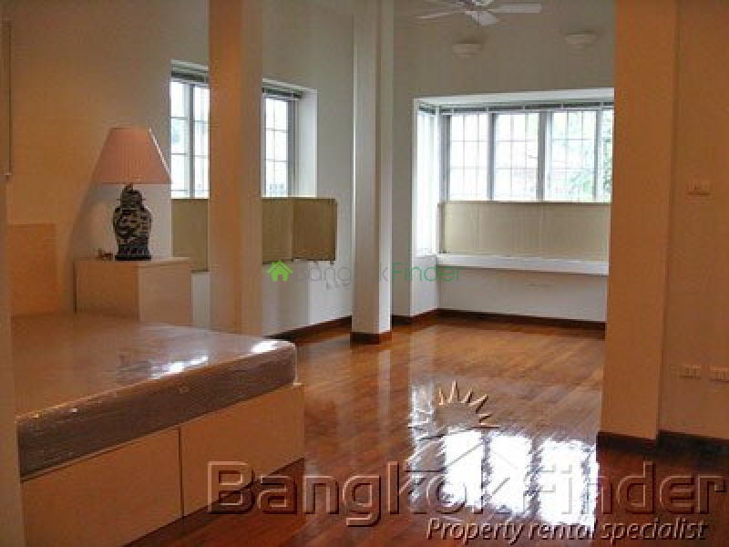 Sukhumvit-Phrom Phong, Phrom Phong, Phrom Phong, Thailand, 5 Bedroom Bedrooms, 0 ,5 BathroomBathrooms,House,For Rent,Sukhumvit-Phrom Phong,1479