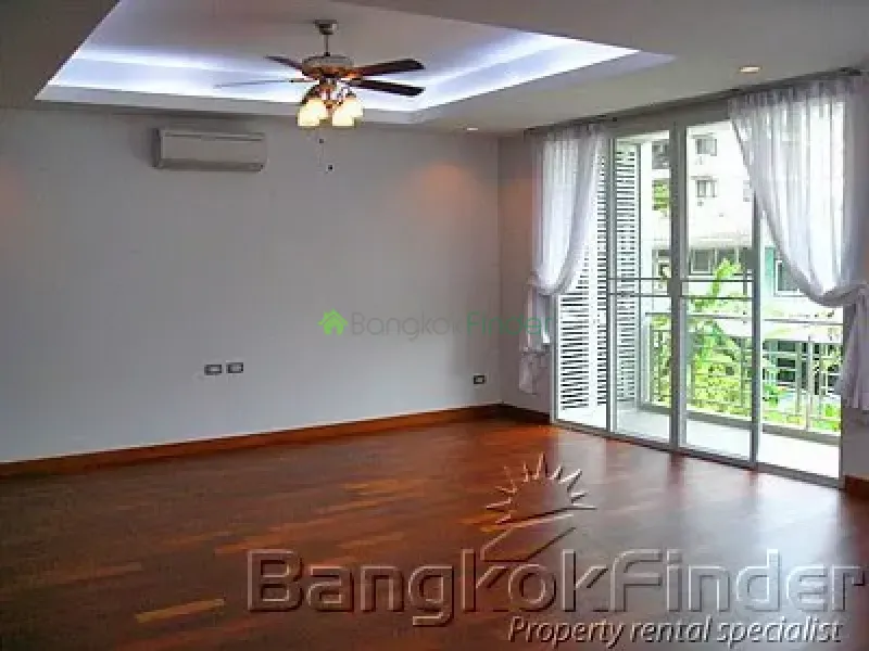 Sukhumvit-Phrom Phong, Phrom Phong, Phrom Phong, Thailand, 4 Bedroom Bedrooms, 0 ,5 BathroomBathrooms,House,For Rent,Sukhumvit-Phrom Phong,1624