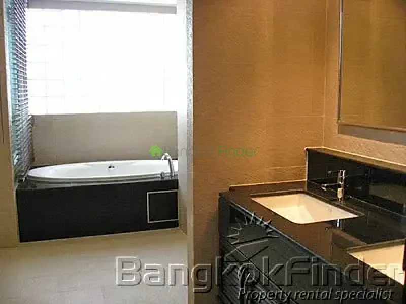 Sukhumvit-Phrom Phong, Phrom Phong, Phrom Phong, Thailand, 4 Bedroom Bedrooms, 0 ,5 BathroomBathrooms,House,For Rent,Sukhumvit-Phrom Phong,1624