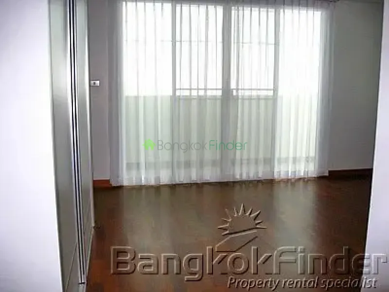 Sukhumvit-Phrom Phong, Phrom Phong, Phrom Phong, Thailand, 4 Bedroom Bedrooms, 0 ,5 BathroomBathrooms,House,For Rent,Sukhumvit-Phrom Phong,1624