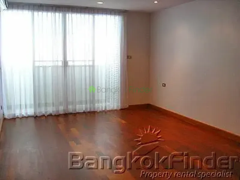Sukhumvit-Phrom Phong, Phrom Phong, Phrom Phong, Thailand, 4 Bedroom Bedrooms, 0 ,5 BathroomBathrooms,House,For Rent,Sukhumvit-Phrom Phong,1624