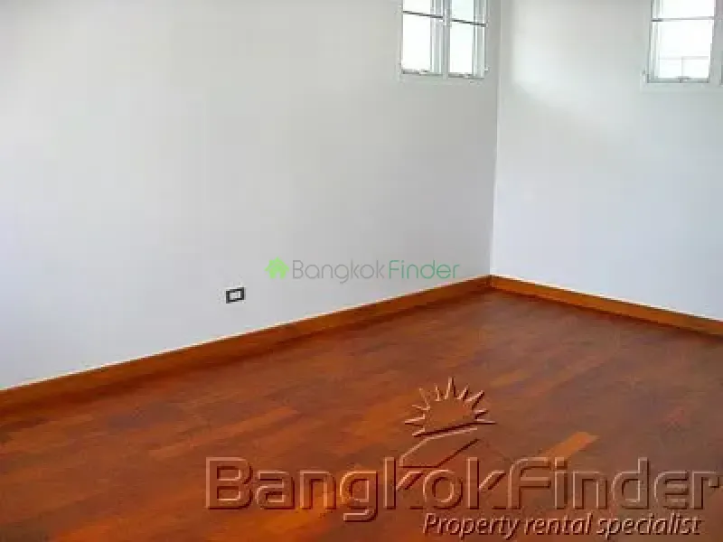 Sukhumvit-Phrom Phong, Phrom Phong, Phrom Phong, Thailand, 4 Bedroom Bedrooms, 0 ,5 BathroomBathrooms,House,For Rent,Sukhumvit-Phrom Phong,1624