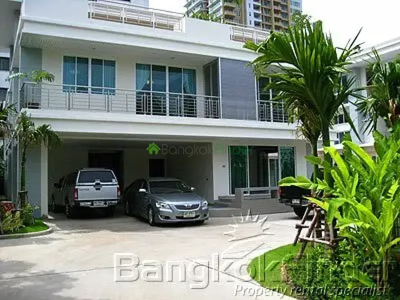 Sukhumvit-Phrom Phong, Phrom Phong, Phrom Phong, Thailand, 4 Bedroom Bedrooms, 0 ,5 BathroomBathrooms,House,For Rent,Sukhumvit-Phrom Phong,1624