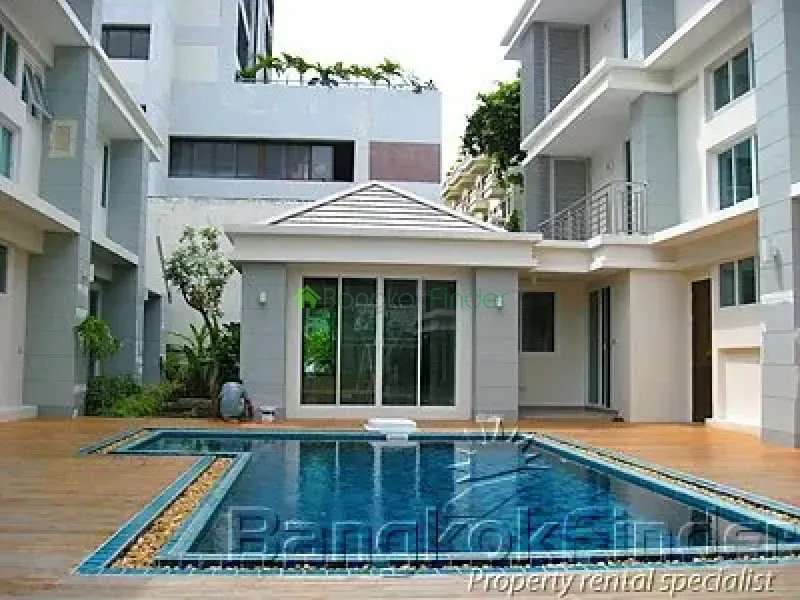 Sukhumvit-Phrom Phong, Phrom Phong, Phrom Phong, Thailand, 4 Bedroom Bedrooms, 0 ,5 BathroomBathrooms,House,For Rent,Sukhumvit-Phrom Phong,1624