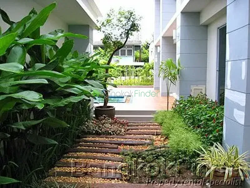 Sukhumvit-Phrom Phong, Phrom Phong, Phrom Phong, Thailand, 4 Bedroom Bedrooms, 0 ,5 BathroomBathrooms,House,For Rent,Sukhumvit-Phrom Phong,1624