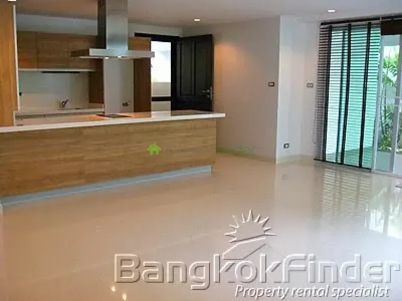 Sukhumvit-Phrom Phong, Phrom Phong, Phrom Phong, Thailand, 4 Bedroom Bedrooms, 0 ,5 BathroomBathrooms,House,For Rent,Sukhumvit-Phrom Phong,1624