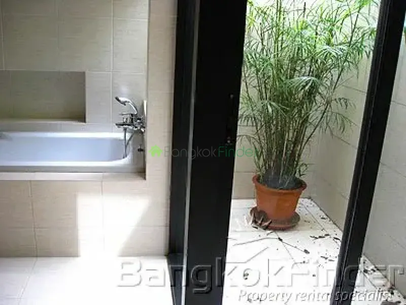 Sukhumvit-Thonglor, Thonglor, Thonglor, Thailand, 3 Bedroom Bedrooms, 0 ,4 BathroomBathrooms,Villa,For Rent,Compound Suk 53,Sukhumvit-Thonglor,2112