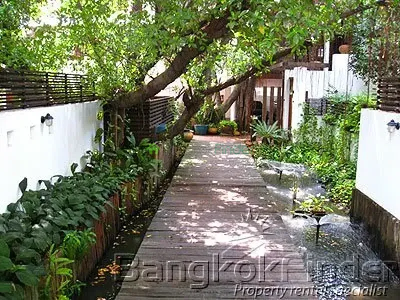 Sukhumvit-Thonglor, Thonglor, Thonglor, Thailand, 3 Bedroom Bedrooms, 0 ,4 BathroomBathrooms,Villa,For Rent,Compound Suk 53,Sukhumvit-Thonglor,2112