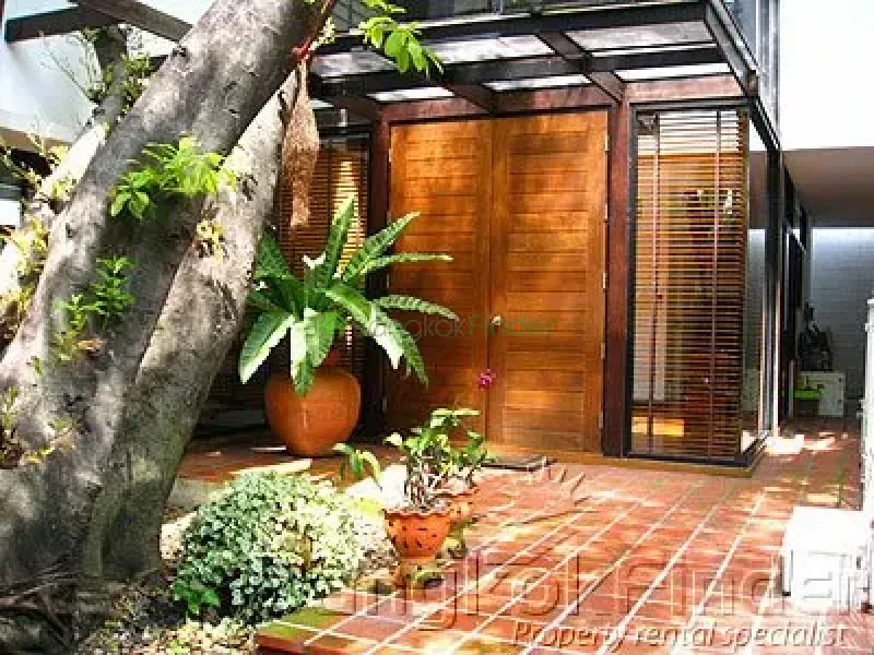 Sukhumvit-Thonglor, Thonglor, Thonglor, Thailand, 3 Bedroom Bedrooms, 0 ,4 BathroomBathrooms,Villa,For Rent,Compound Suk 53,Sukhumvit-Thonglor,2112