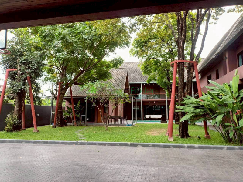 39 Sukhumvit, Phrom Phong, Bangkok, Thailand, 5 Bedrooms Bedrooms, 0 ,5 BathroomsBathrooms,House,For Rent,Sukhumvit,3373