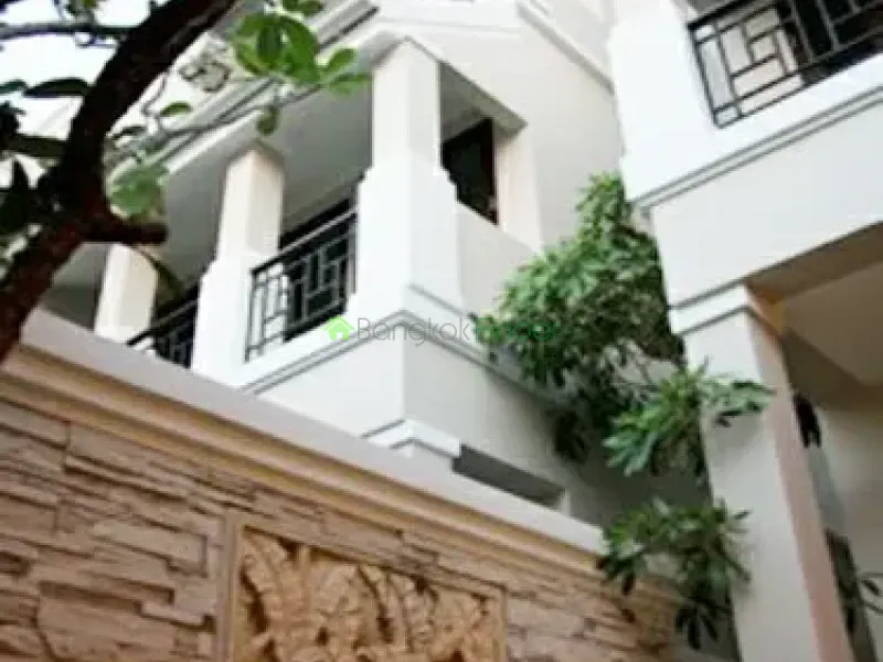 Phaholyothin, Phaholyothin, Phaholyothin, Thailand, 4 Bedroom Bedrooms, 0 ,4 BathroomBathrooms,House,For Rent,Phaholyothin,3502