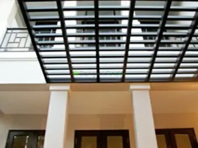 Phaholyothin, Phaholyothin, Phaholyothin, Thailand, 4 Bedroom Bedrooms, 0 ,4 BathroomBathrooms,House,For Rent,Phaholyothin,3502