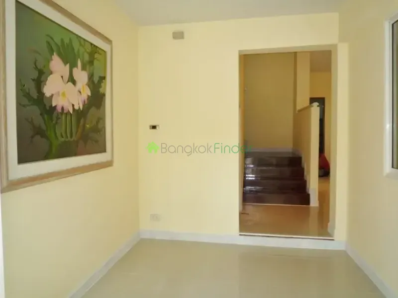 Phrom Phong, Phrom Phong, Phrom Phong, Thailand, 4 Bedroom Bedrooms, 0 ,5 BathroomBathrooms,Town House,For Rent,Phrom Phong,3860