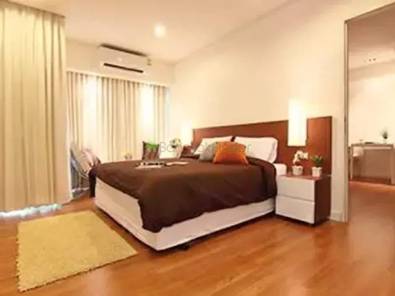 Sathorn, Sathorn, Sathon, Thailand, 1 Bedroom Bedrooms, 0 ,1 BathroomBathrooms,Service Apartment,For Rent,Sathorn Grace Serviced Residence,Sathorn,3865
