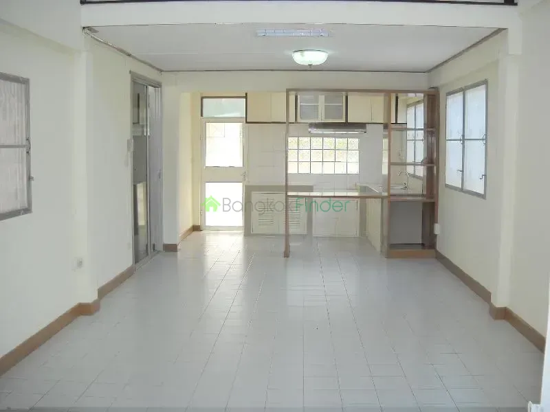 Phrom Phong, Phrom Phong, Thailand, 3 Bedroom Bedrooms, 0 ,3 BathroomBathrooms,House,For Rent,3913