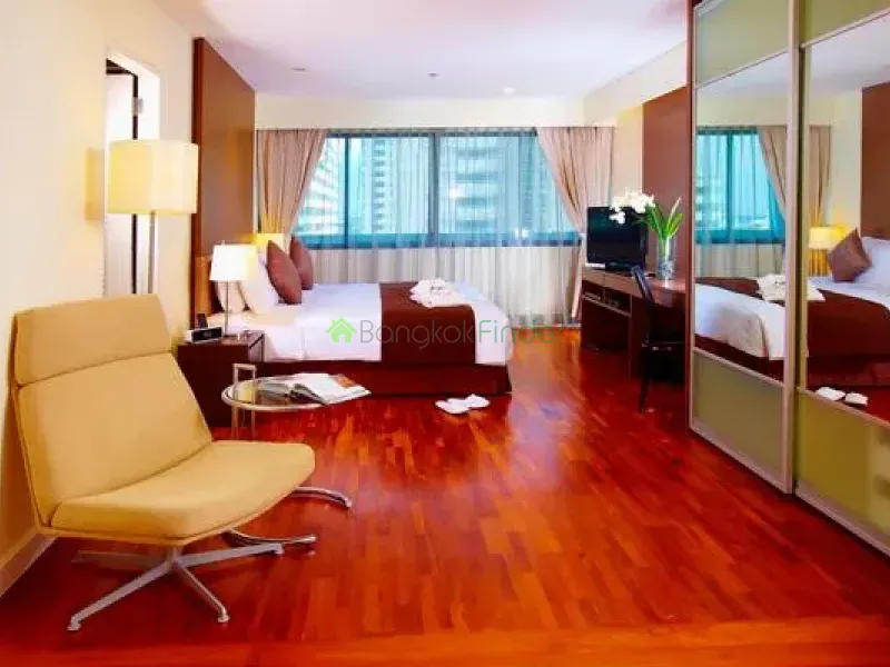 Nana, Nana, Thailand, 1 Bedroom Bedrooms, 0 ,1 BathroomBathrooms,Service Apartment,For Rent,Phachara Suite,4079