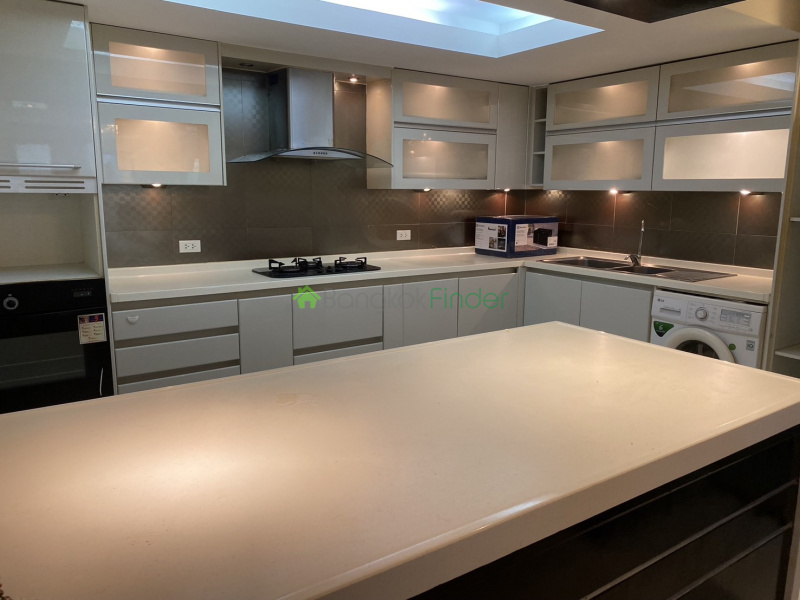 Ekamai, Bangkok, Thailand, 2 Bedrooms Bedrooms, ,2 BathroomsBathrooms,Condo,For Rent,Beverly Hills Mansion,4429