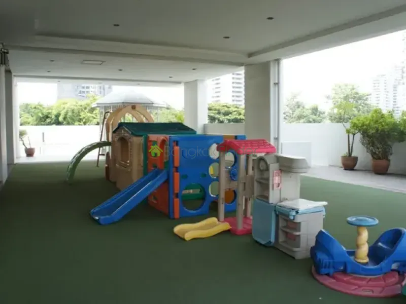 Ekamai, Ekamai, Thailand, 4 Bedroom Bedrooms, 0 ,4 BathroomBathrooms,Apartment,For Rent,Royal Kensington Mansion,4643