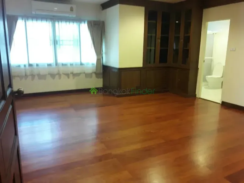 Nana, Nana, Thailand, 4 Bedroom Bedrooms, 0 ,4 BathroomBathrooms,Condo,For Rent,Tower Park,4743