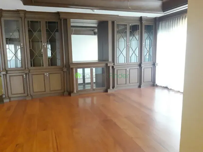 Nana, Nana, Thailand, 4 Bedroom Bedrooms, 0 ,4 BathroomBathrooms,Condo,For Rent,Tower Park,4743