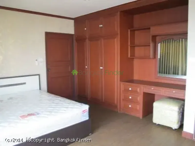 6 Sukhumvit, Nana, Nana, Thailand, 2 Bedroom Bedrooms, 0 ,2 BathroomBathrooms,Condo,For Rent,Saranjai Mansions,Sukhumvit,5552