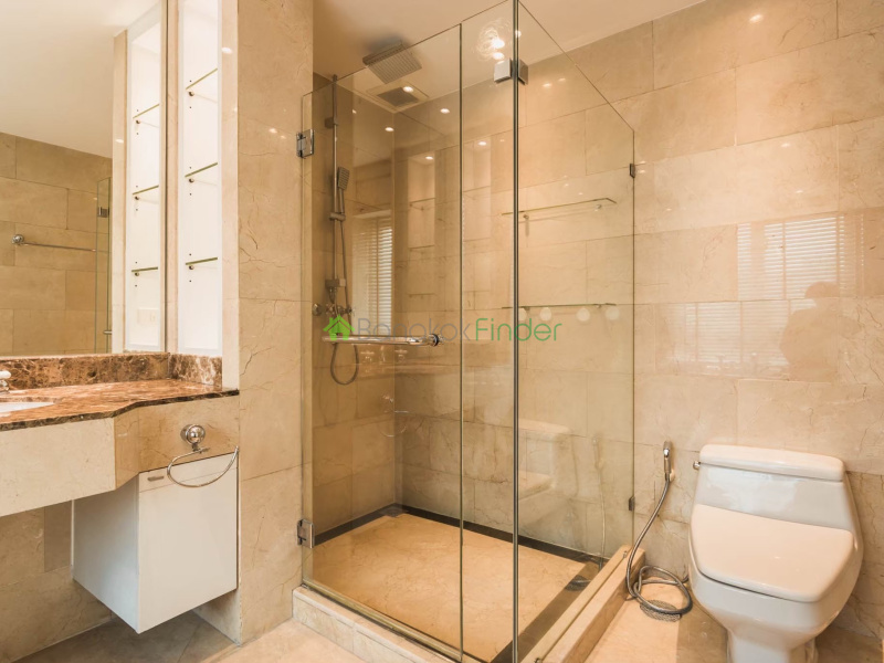 Chitlom, Ploenchit, Bangkok, Thailand, 5 Bedrooms Bedrooms, ,5 BathroomsBathrooms,Condo,For Rent,Baan Navarang,Chitlom,5428