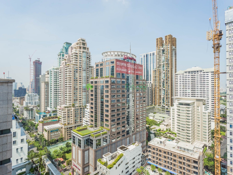 Chitlom, Ploenchit, Bangkok, Thailand, 5 Bedrooms Bedrooms, ,5 BathroomsBathrooms,Condo,For Rent,Baan Navarang,Chitlom,5428
