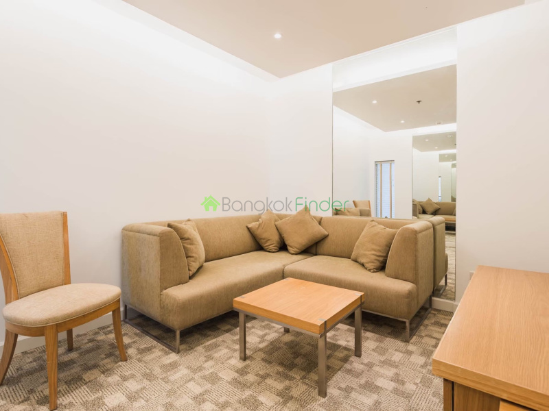 Chitlom, Ploenchit, Bangkok, Thailand, 5 Bedrooms Bedrooms, ,5 BathroomsBathrooms,Condo,For Rent,Baan Navarang,Chitlom,5428