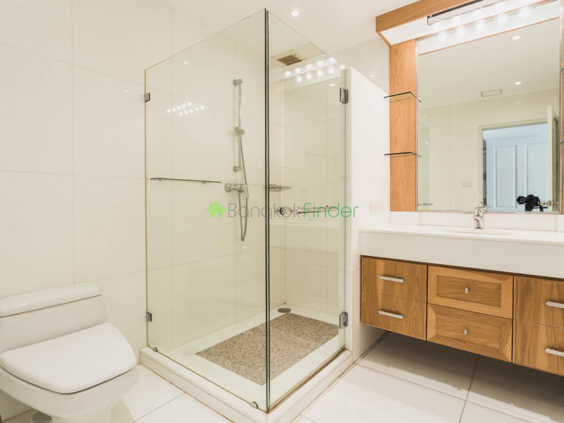 Chitlom, Ploenchit, Bangkok, Thailand, 5 Bedrooms Bedrooms, ,5 BathroomsBathrooms,Condo,For Rent,Baan Navarang,Chitlom,5428