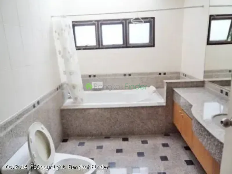 Mo Chit, Mochit, Mo Chit, Thailand, 4 Bedroom Bedrooms, 0 ,4 BathroomBathrooms,House,For Rent,Mo Chit,5612