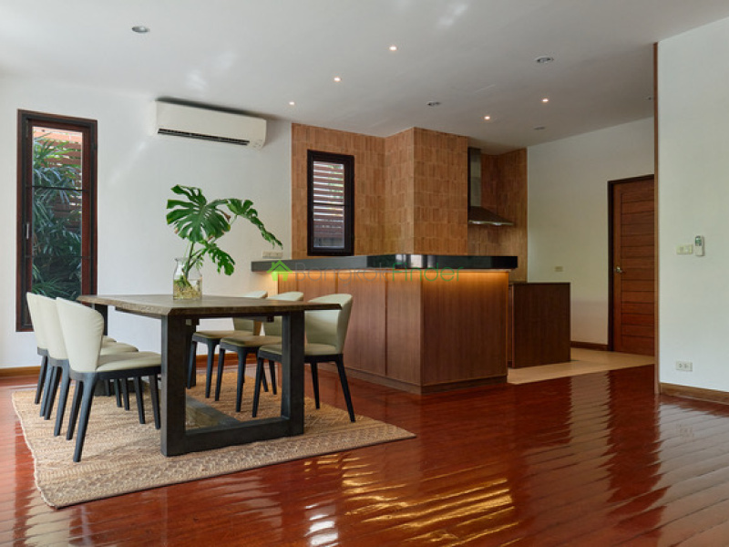 63 Sukhumvit, Ekkamai, Thailand, 4 Bedrooms Bedrooms, ,5 BathroomsBathrooms,House,For Rent,Sukhumvit,5617