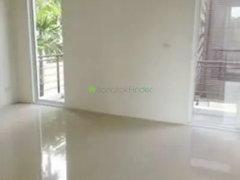 63 Sukhumvit, Ekamai, Ekamai, Thailand, 3 Bedroom Bedrooms, 0 ,3 BathroomBathrooms,House,For Rent,Sukhumvit,5684