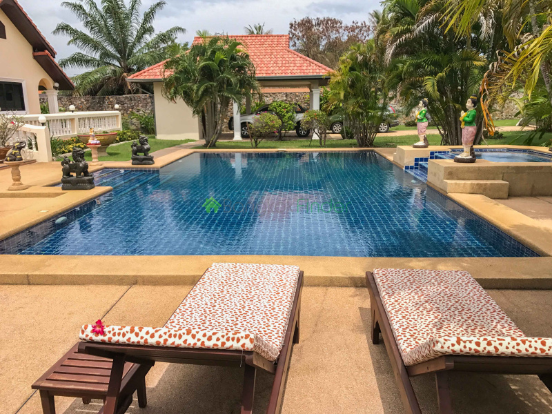 4 Bedroom 5 Bath House Sale, Bang Lamung Pattaya, ranch style home